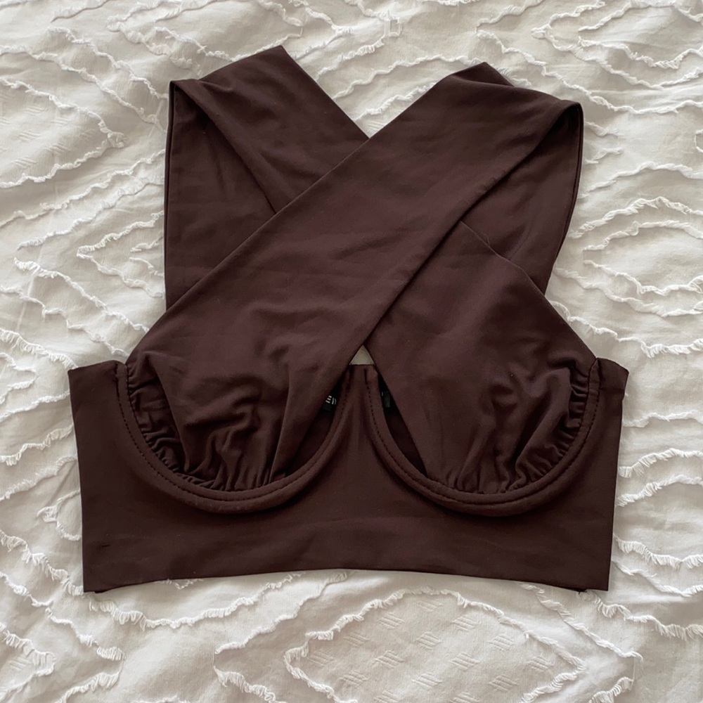 Crisscross halter top size small